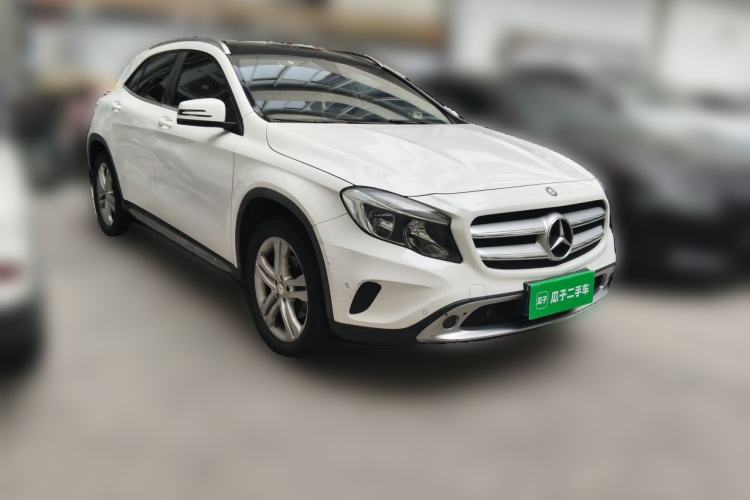 Used Mercedes-Benz GLA 2016 GLA 200 Sport Edition Front Right 45 Deg