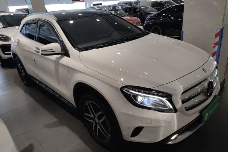 Used Mercedes-Benz GLA 2016 GLA 200 Fashion Model Front Right 45 Deg