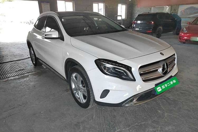 Used Mercedes-Benz GLA 2016 GLA 200 Sport Edition Front Right 45 Deg