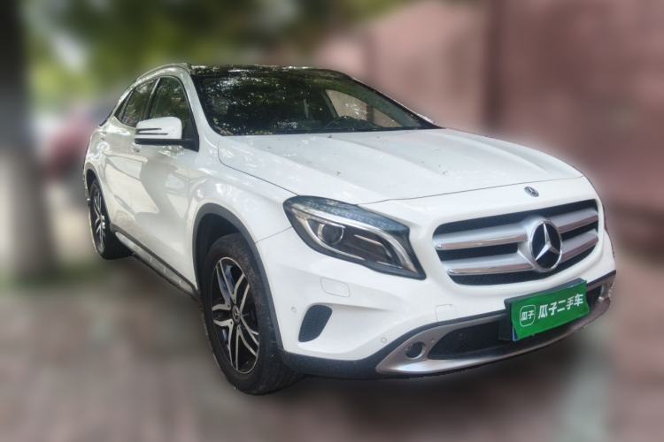 Used Mercedes-Benz GLA 2016 GLA 200 Fashion Model Front Right 45 Deg