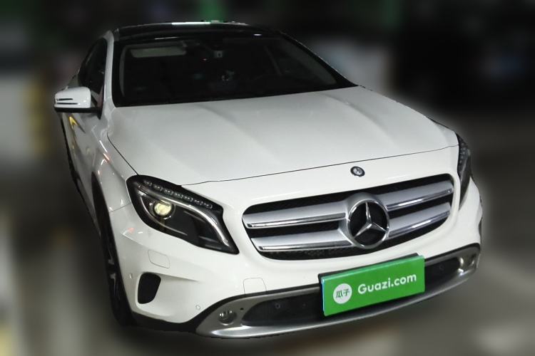 Used Mercedes-Benz GLA 2016 GLA 200 Fashion Model Front Right 45 Deg