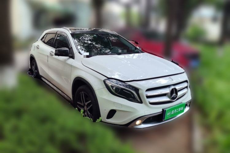 Used Mercedes-Benz GLA 2016 GLA 200 Fashion Model Front Right 45 Deg