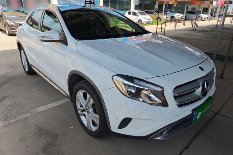 Used Mercedes-Benz GLA 2016 GLA 200 Sport Edition Front Right 45 Deg