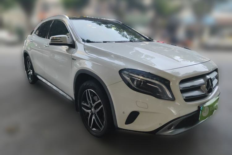 Used Mercedes-Benz GLA 2016 GLA 200 Fashion Model Front Right 45 Deg