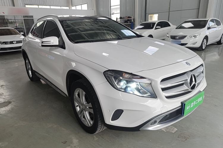 Used Mercedes-Benz GLA 2016 GLA 200 Sport Edition Front Right 45 Deg