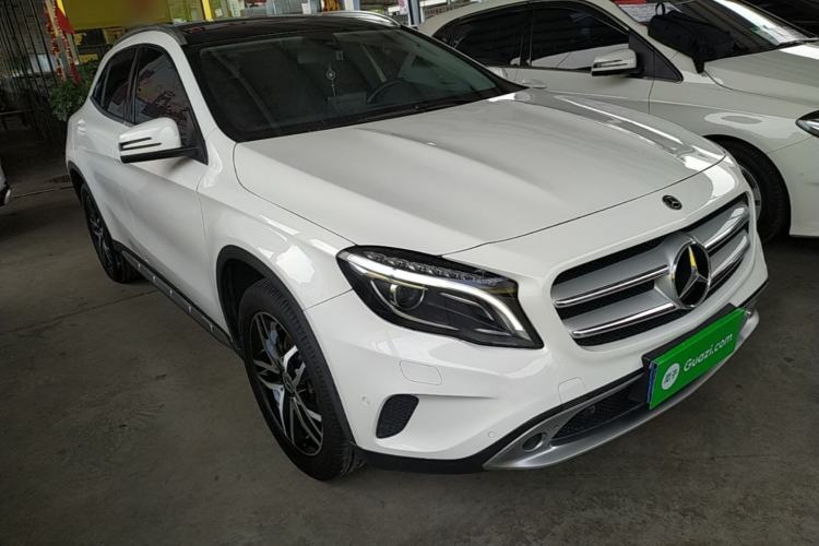 Used Mercedes-Benz GLA 2016 GLA 200 Fashion Model Front Right 45 Deg
