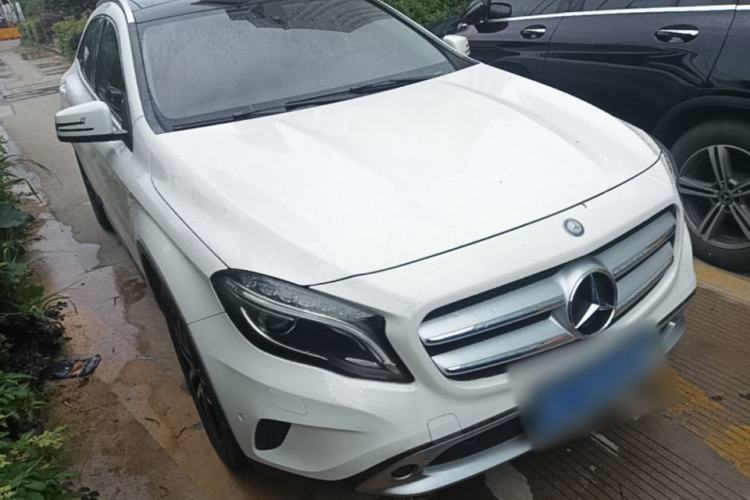 Used Mercedes-Benz GLA 2016 GLA 200 Fashion Model Front Right 45 Deg