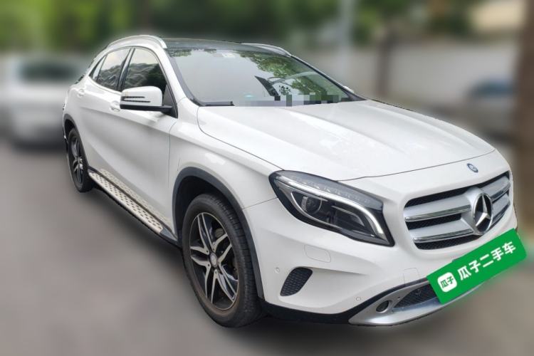 Used Mercedes-Benz GLA 2016 GLA 200 Fashion Model Front Right 45 Deg