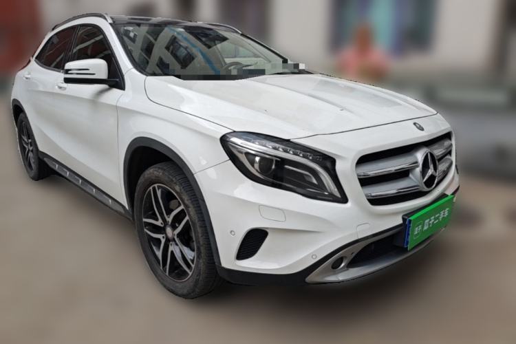 Used Mercedes-Benz GLA 2016 GLA 200 Fashion Model Front Right 45 Deg