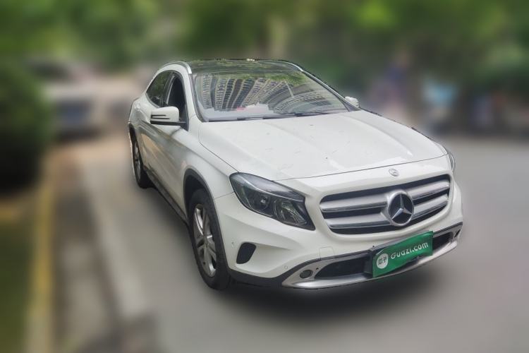 Used Mercedes-Benz GLA 2016 GLA 200 Sport Edition Front Right 45 Deg