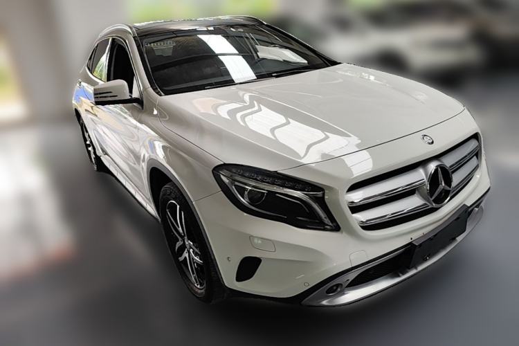 Used Mercedes-Benz GLA 2016 GLA 200 Fashion Model Front Right 45 Deg