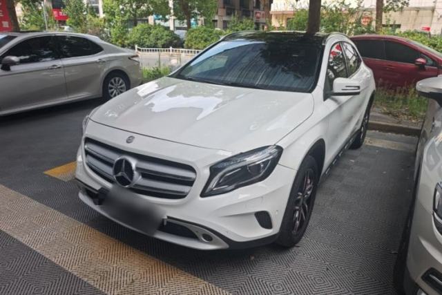 Mercedes-Benz GLA 2016 GLA 200 Fashion Model مستعملة