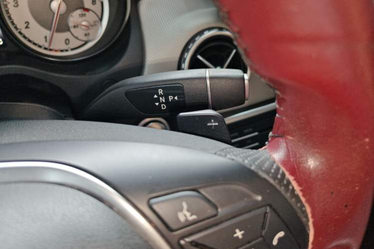 Used Mercedes-Benz GLA 2016 GLA 200 Fashion Model Gear Lever