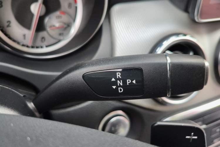 Used Mercedes-Benz GLA 2016 GLA 220 4MATIC Fashion Edition Gear Lever