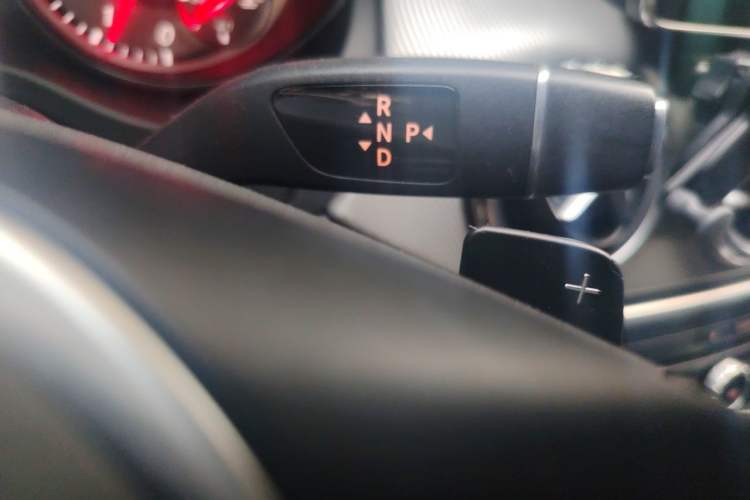 Used Mercedes-Benz GLA 2016 GLA 220 4MATIC Luxury Model Gear Lever
