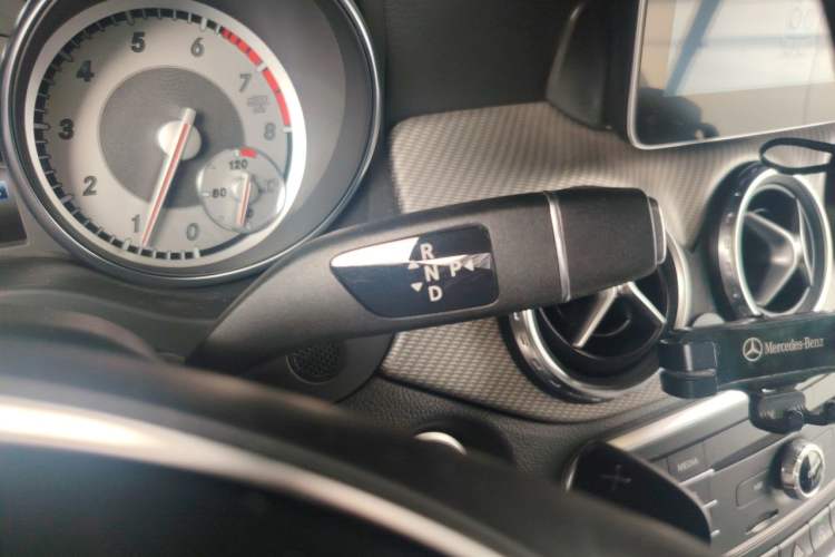 Used Mercedes-Benz GLA 2016 GLA 200 Fashion Model Gear Lever