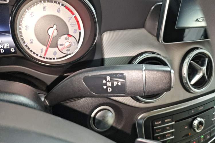 Used Mercedes-Benz GLA 2016 GLA 200 Sport Edition Gear Lever