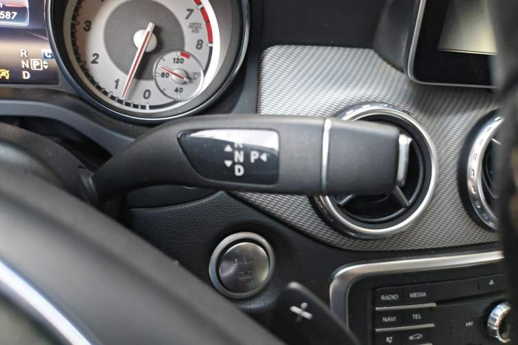 Used Mercedes-Benz GLA 2016 GLA 200 Fashion Model Gear Lever