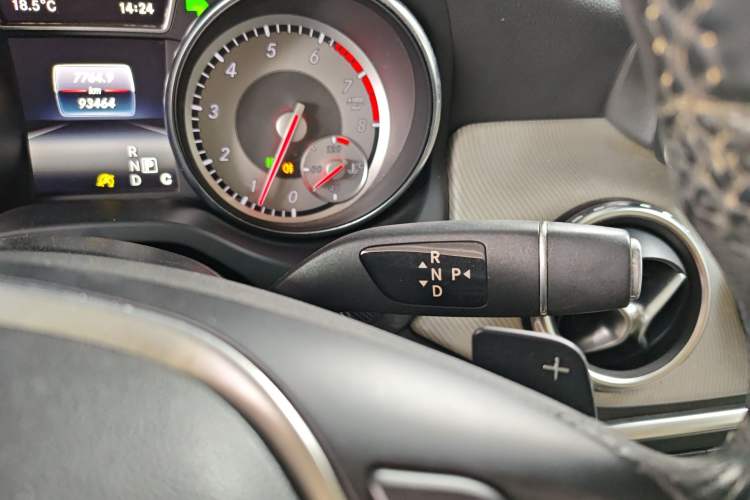 Used Mercedes-Benz GLA 2016 GLA 220 4MATIC Fashion Edition Gear Lever