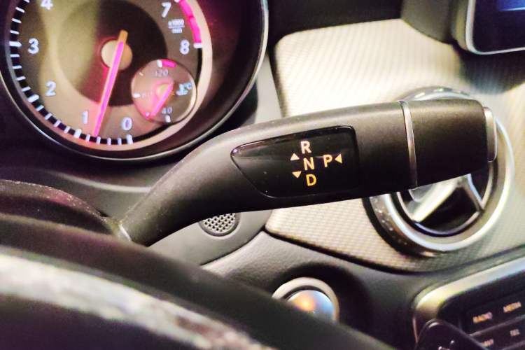 Used Mercedes-Benz GLA 2016 GLA 200 Fashion Model Gear Lever