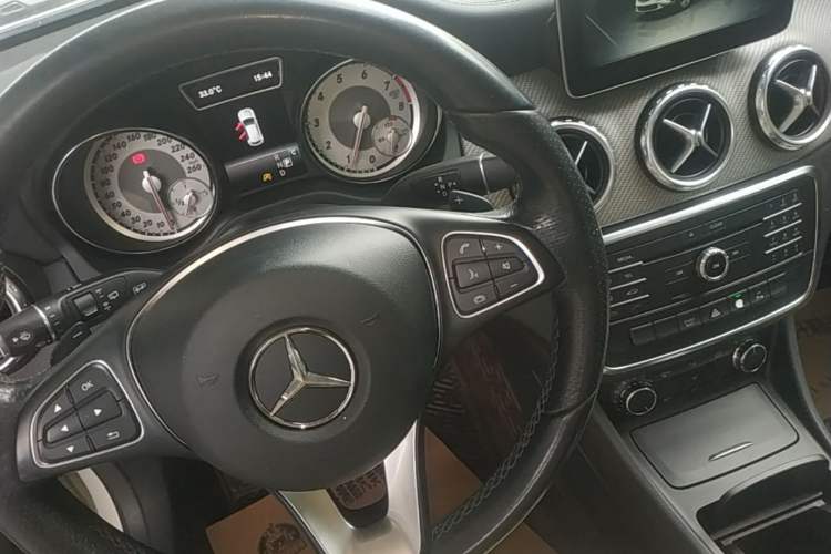 Used Mercedes-Benz GLA 2016 GLA 200 Fashion Model Gear Lever