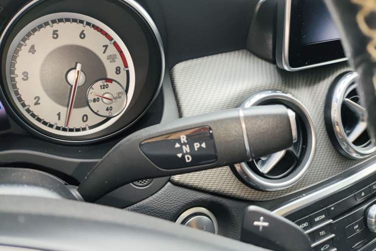Used Mercedes-Benz GLA 2016 GLA 200 Fashion Model Gear Lever