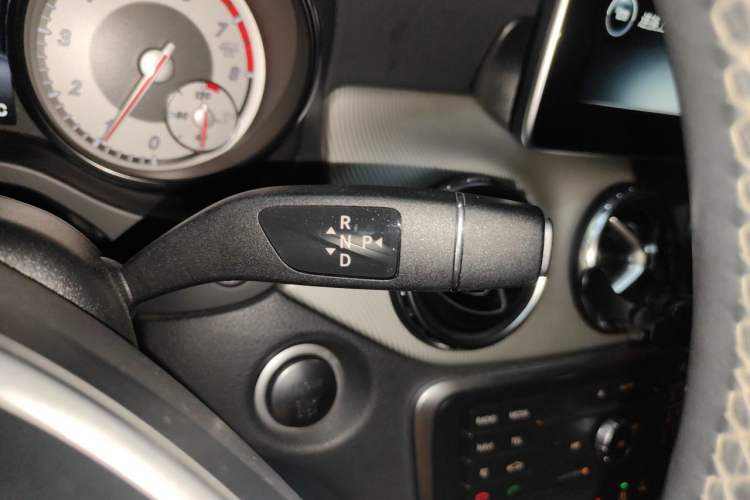 Used Mercedes-Benz GLA 2016 GLA 200 Fashion Model Gear Lever