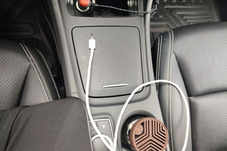 Used Mercedes-Benz GLA 2016 GLA 220 4MATIC Fashion Edition Gear Lever