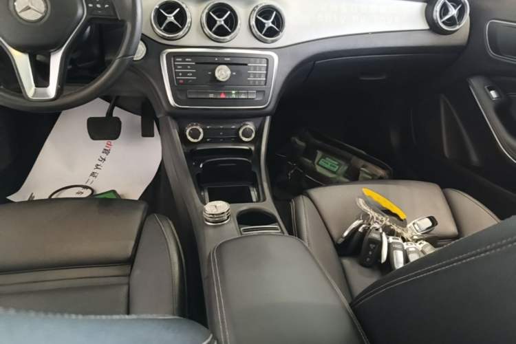Used Mercedes-Benz GLA 2016 GLA 200 Sport Edition Gear Lever