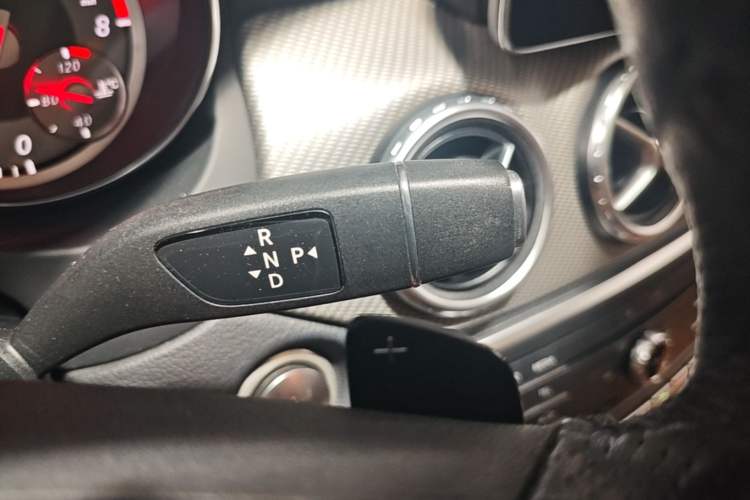 Used Mercedes-Benz GLA 2016 GLA 200 Fashion Model Gear Lever