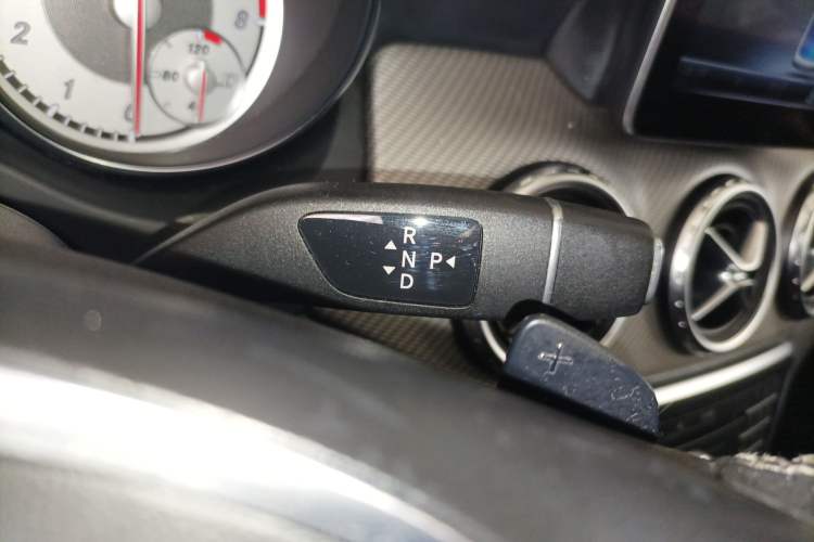 Used Mercedes-Benz GLA 2016 GLA 220 4MATIC Fashion Edition Gear Lever