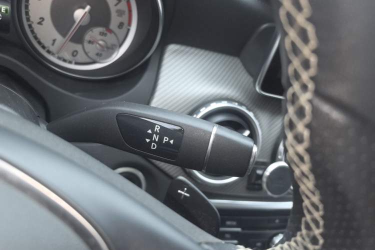 Used Mercedes-Benz GLA 2016 GLA 220 4MATIC Fashion Edition Gear Lever