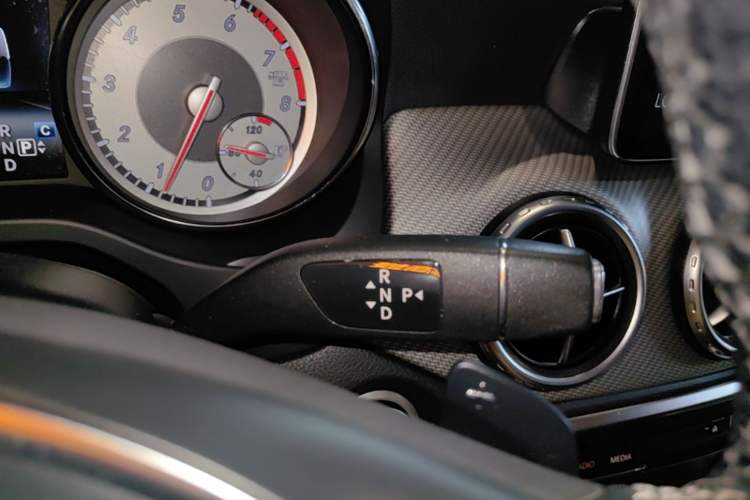 Used Mercedes-Benz GLA 2016 GLA 200 Fashion Model Gear Lever
