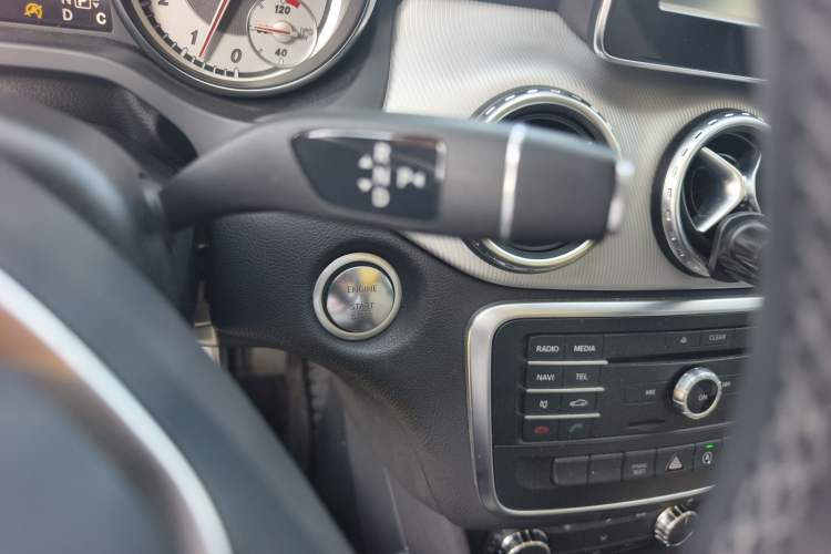 Used Mercedes-Benz GLA 2016 GLA 200 Fashion Model Gear Lever