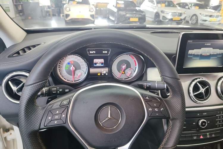 Used Mercedes-Benz GLA 2016 GLA 200 Fashion Model Gear Lever