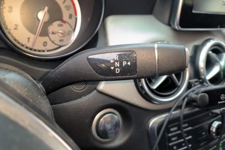 Used Mercedes-Benz GLA 2016 GLA 200 Fashion Model Gear Lever