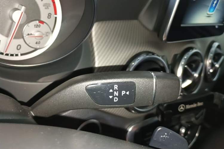Used Mercedes-Benz GLA 2016 GLA 200 Sport Edition Gear Lever