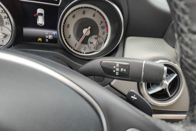 Used Mercedes-Benz GLA 2016 GLA 200 Fashion Model Gear Lever