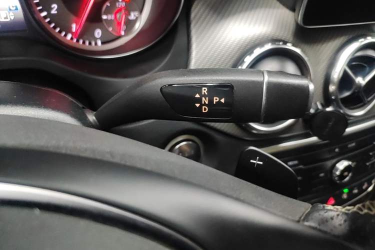 Used Mercedes-Benz GLA 2016 GLA 220 4MATIC Fashion Edition Gear Lever