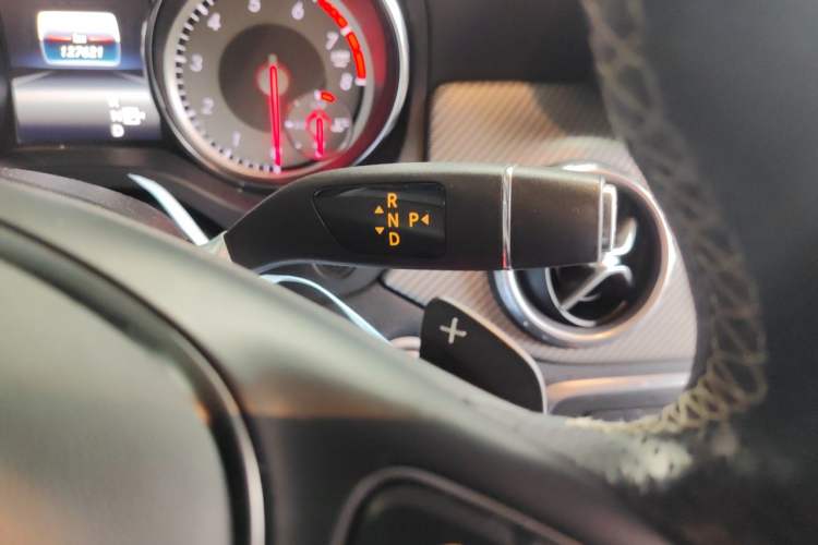 Used Mercedes-Benz GLA 2016 GLA 220 4MATIC Luxury Model Gear Lever
