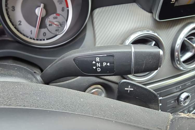Used Mercedes-Benz GLA 2016 GLA 200 Fashion Model Gear Lever
