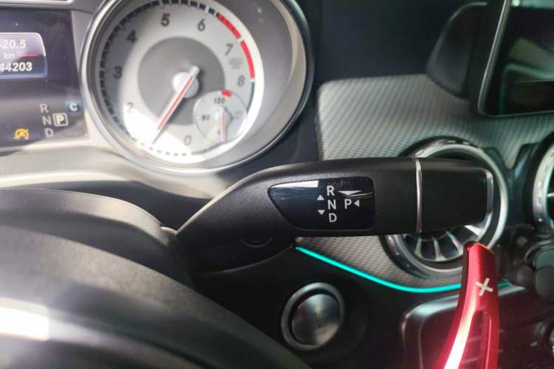 Used Mercedes-Benz GLA 2016 GLA 220 4MATIC Fashion Edition Gear Lever