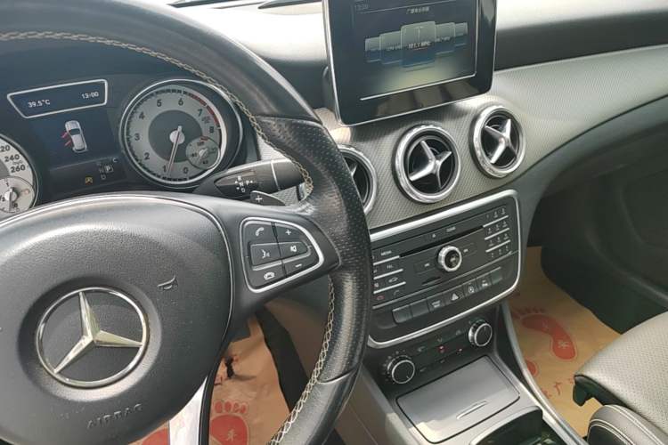 Used Mercedes-Benz GLA 2016 GLA 200 Sport Edition Gear Lever