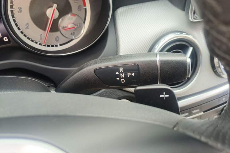 Used Mercedes-Benz GLA 2016 GLA 200 Fashion Model Gear Lever