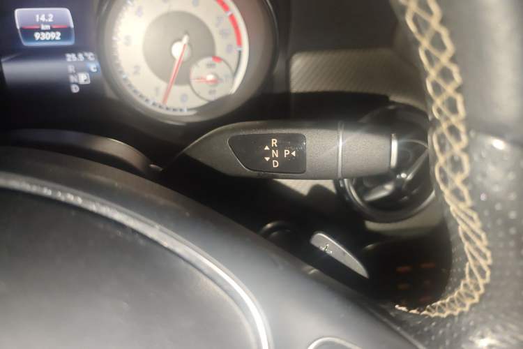 Used Mercedes-Benz GLA 2016 GLA 220 4MATIC Fashion Edition Gear Lever