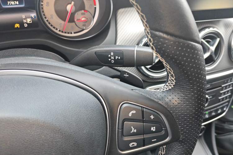 Used Mercedes-Benz GLA 2016 GLA 220 4MATIC Fashion Edition Gear Lever