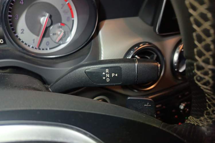 Used Mercedes-Benz GLA 2016 GLA 200 Fashion Model Gear Lever