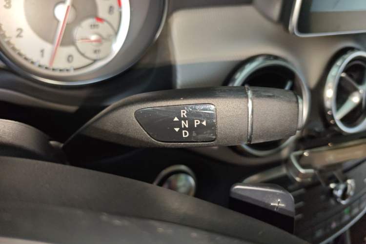 Used Mercedes-Benz GLA 2016 GLA 200 Fashion Model Gear Lever