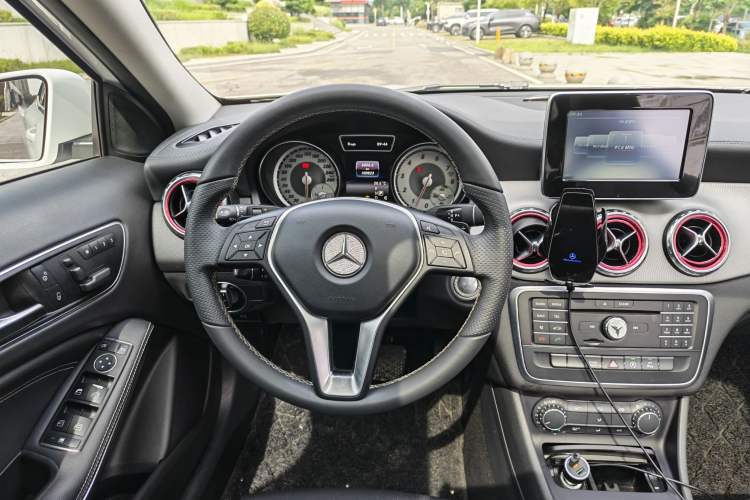 Used Mercedes-Benz GLA 2016 GLA 200 Fashion Model Gear Lever