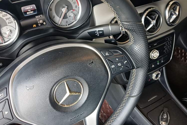 Used Mercedes-Benz GLA 2016 GLA 200 Sport Edition Gear Lever